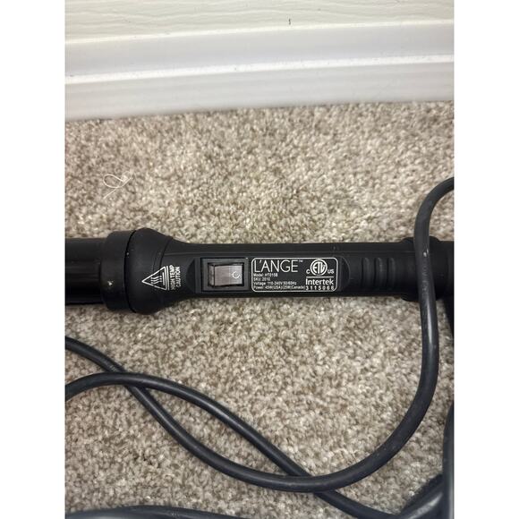 Lange Ondule 1.25" (32 mm) Tourmaline Infused Ceramic Curling Wand & Glove - Picture 4 of 6